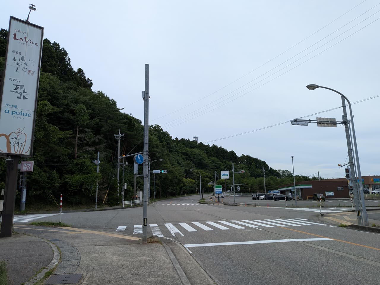 補足・地点4:①の二差路を右へ進んでしまった場合は、この十字路を左折すると合流できます。